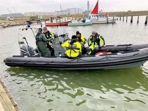 Bakke og ligge til kaj ved speedb  dspr  ven